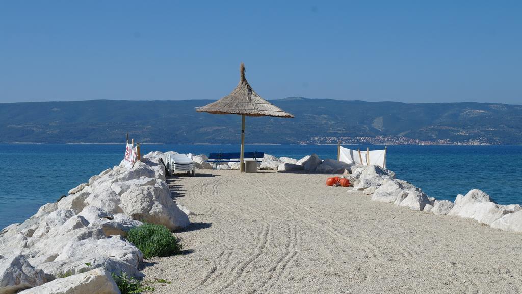 אומיס Apartments Sea View מראה חיצוני תמונה