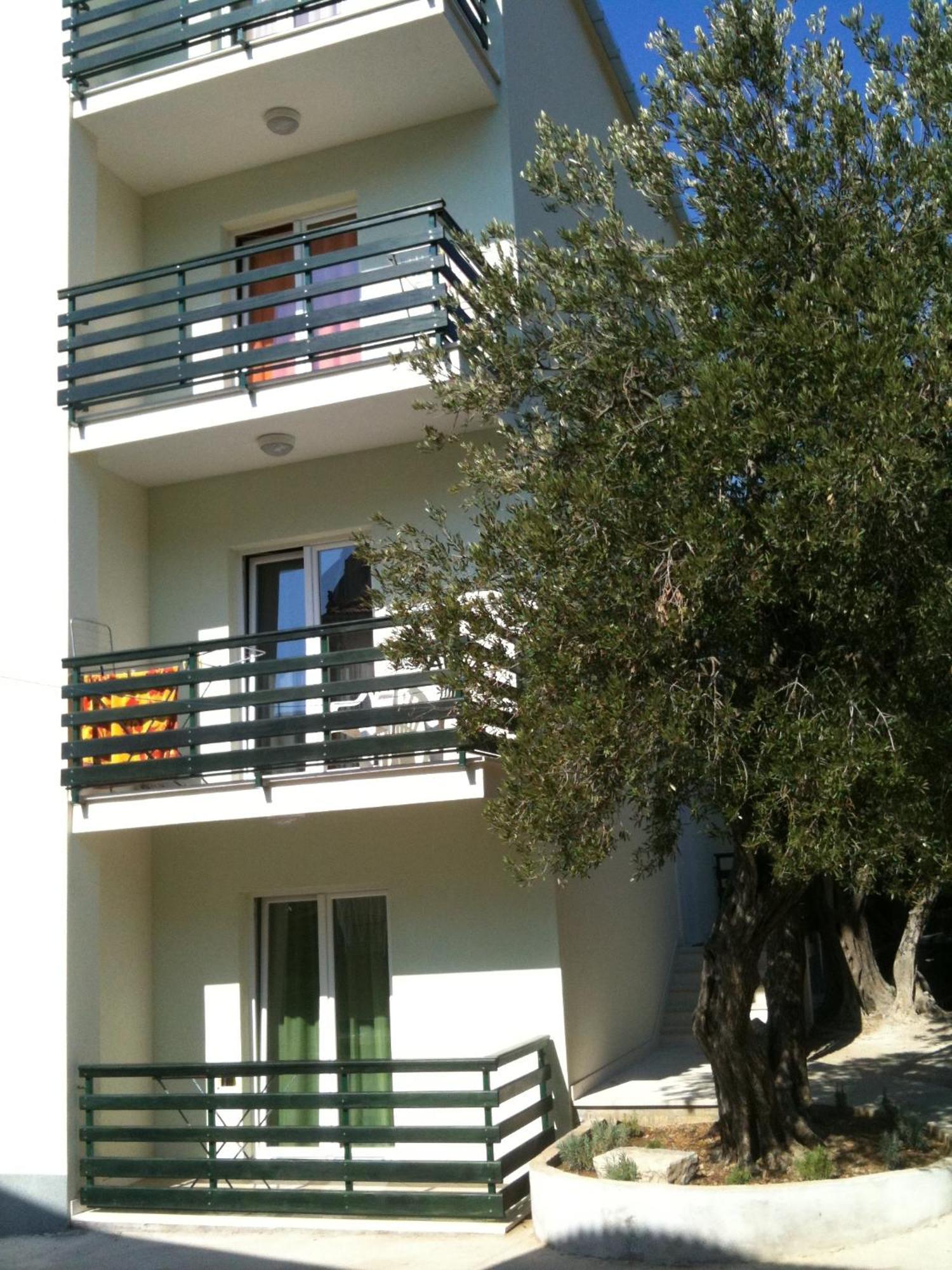 אומיס Apartments Sea View מראה חיצוני תמונה
