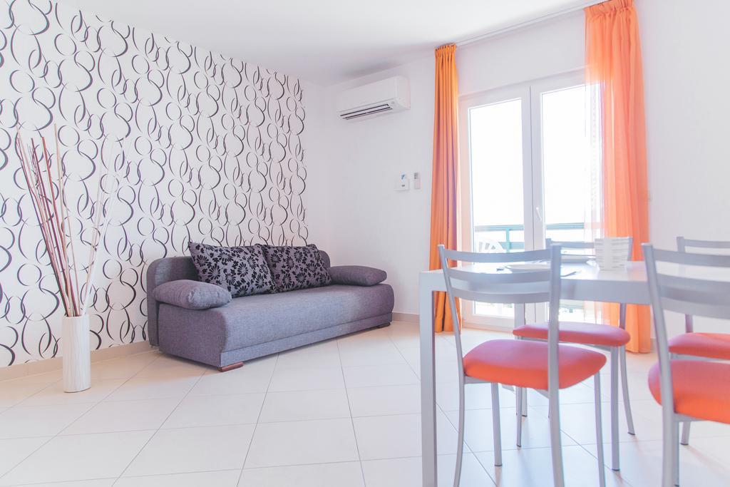 אומיס Apartments Sea View מראה חיצוני תמונה