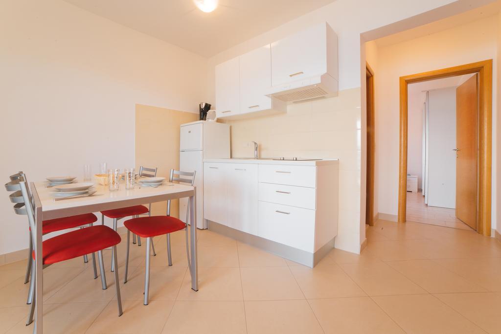אומיס Apartments Sea View מראה חיצוני תמונה