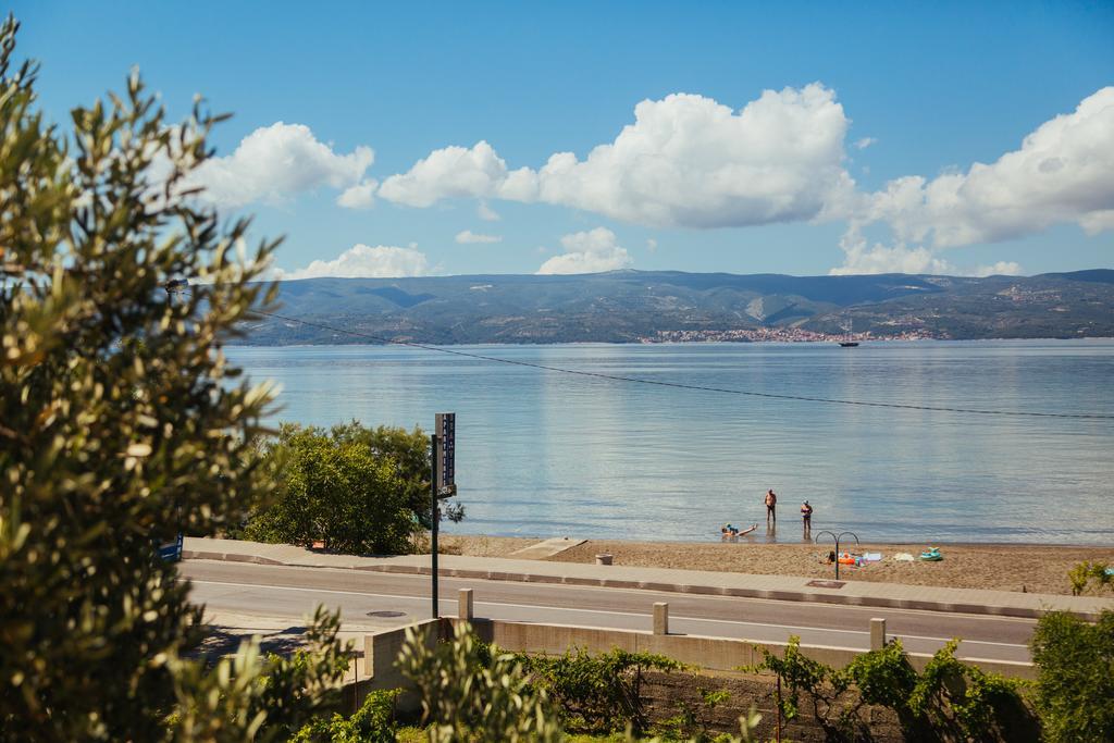 אומיס Apartments Sea View מראה חיצוני תמונה