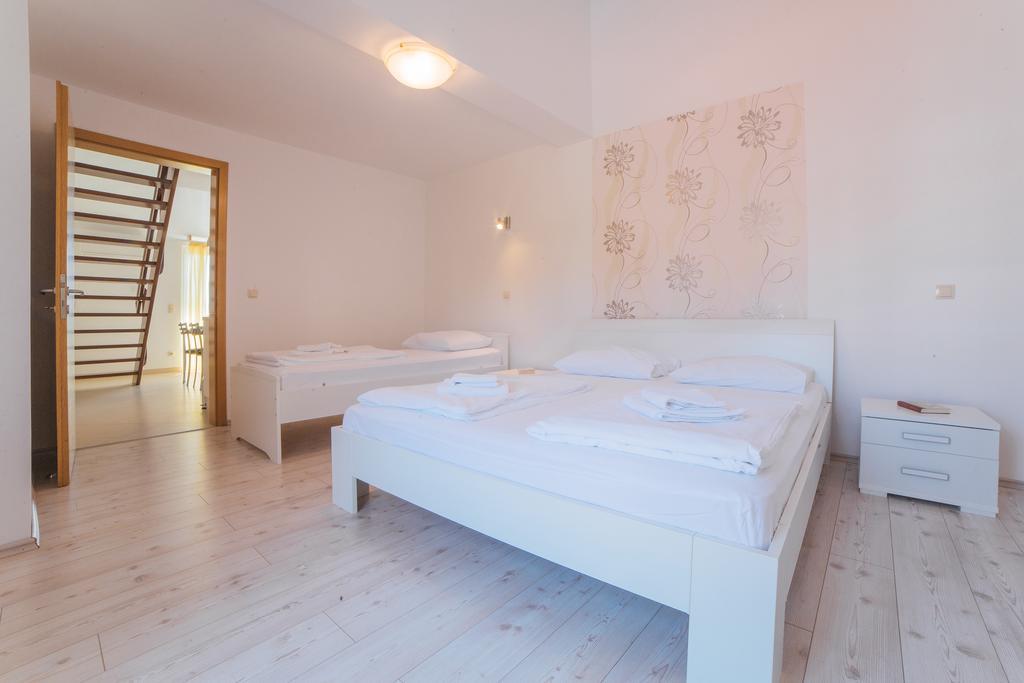אומיס Apartments Sea View מראה חיצוני תמונה