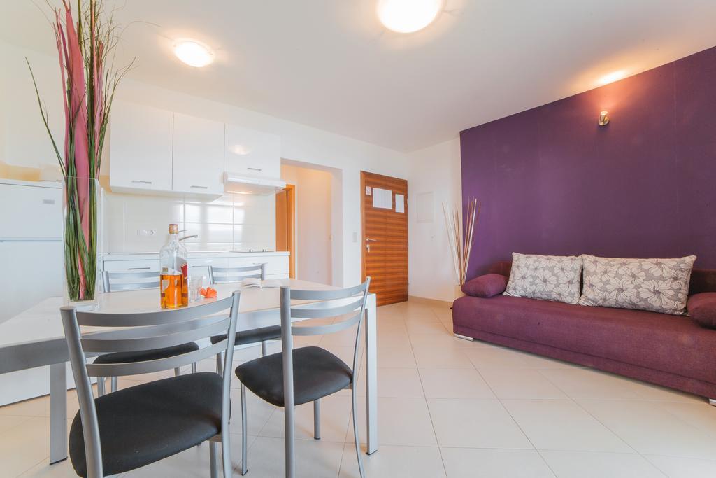 אומיס Apartments Sea View מראה חיצוני תמונה