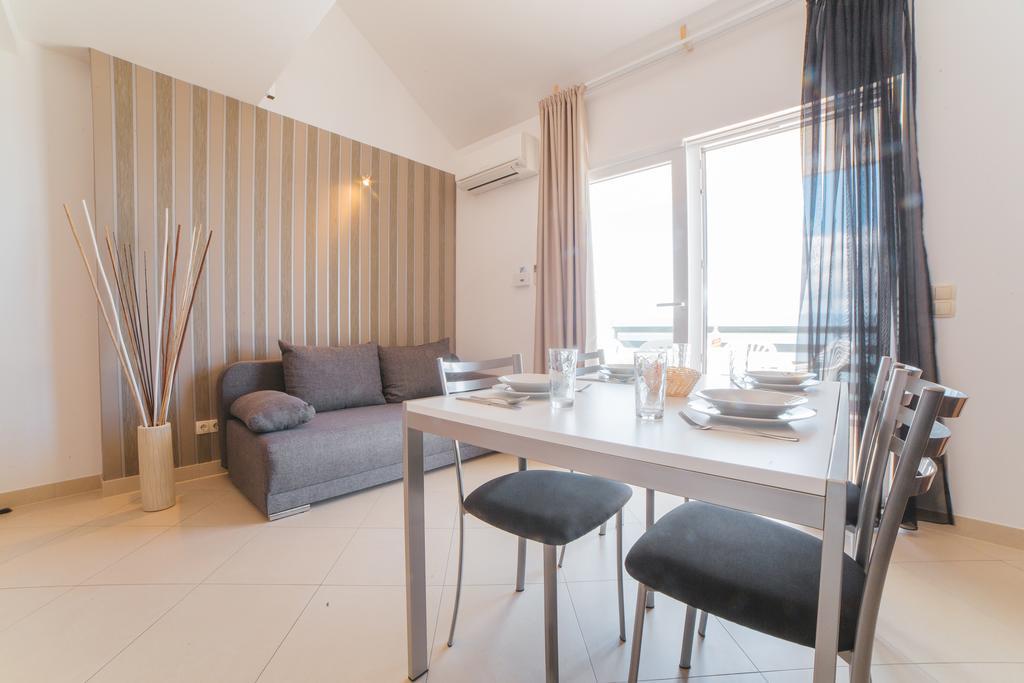 אומיס Apartments Sea View מראה חיצוני תמונה