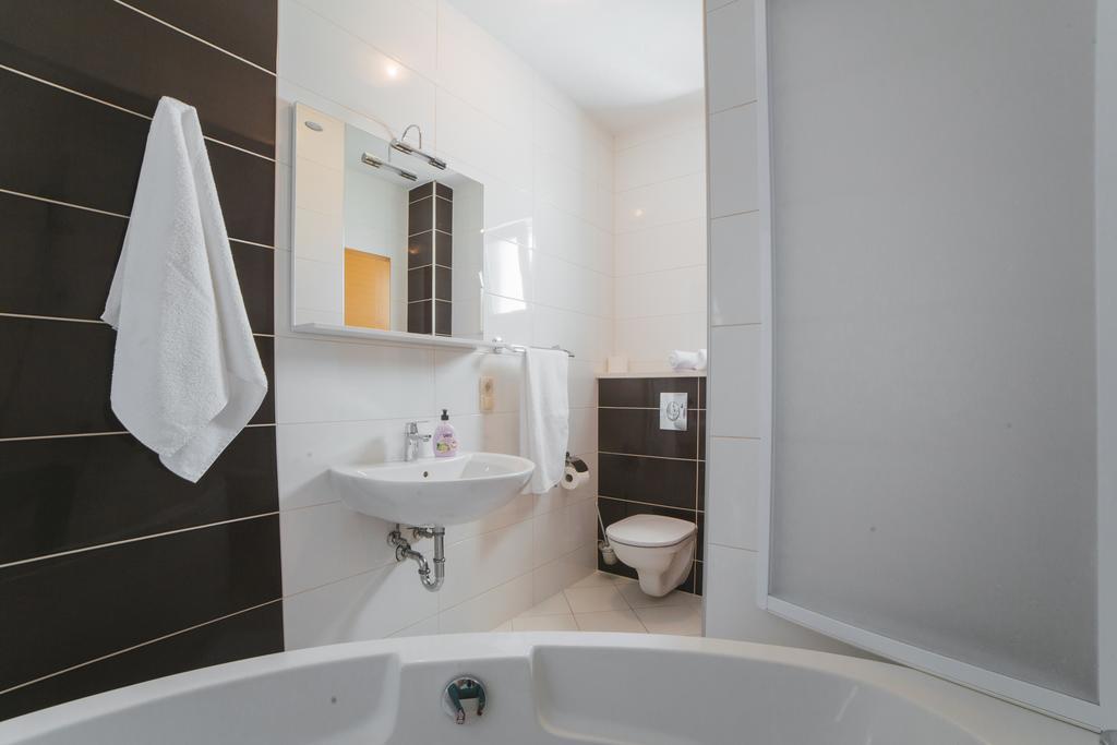 אומיס Apartments Sea View מראה חיצוני תמונה